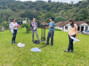 Explaining how to capture butterflies.